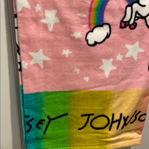 Betsy Johnson Beach Towel Unicorn - Picture 4 of 4